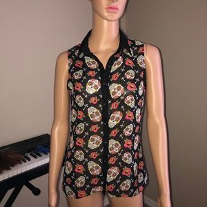 Hot topic top